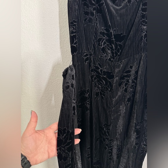 Anthropologie Moulinette Soeurs Noir Velvet Burnout Wide Leg Jumpsuit 12 NEW - Picture 4 of 10